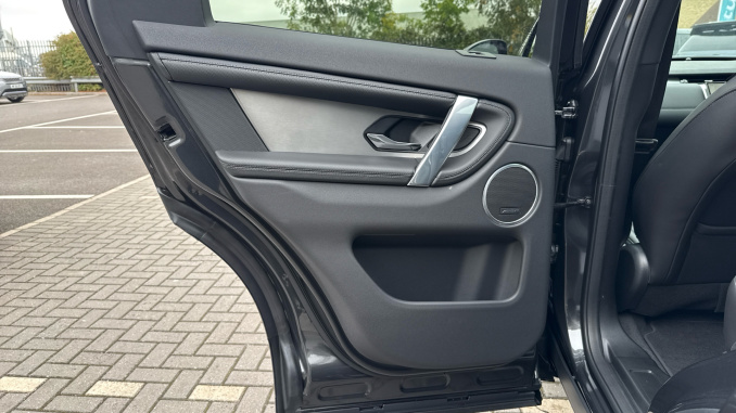 Land Rover Discovery Sport 1.5 P270e Landmark 5dr Auto [5 Seat] Station Wagon - Image 40
